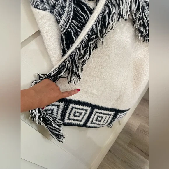 Anthropologie Pilcro Fringe Cardigan Sweater Size Cream Black Oversized - Picture 7 of 12